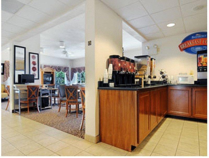 Baymont By Wyndham Tallahassee Exteriér fotografie